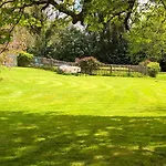 Le Moulin De Douzy Bed and Breakfast